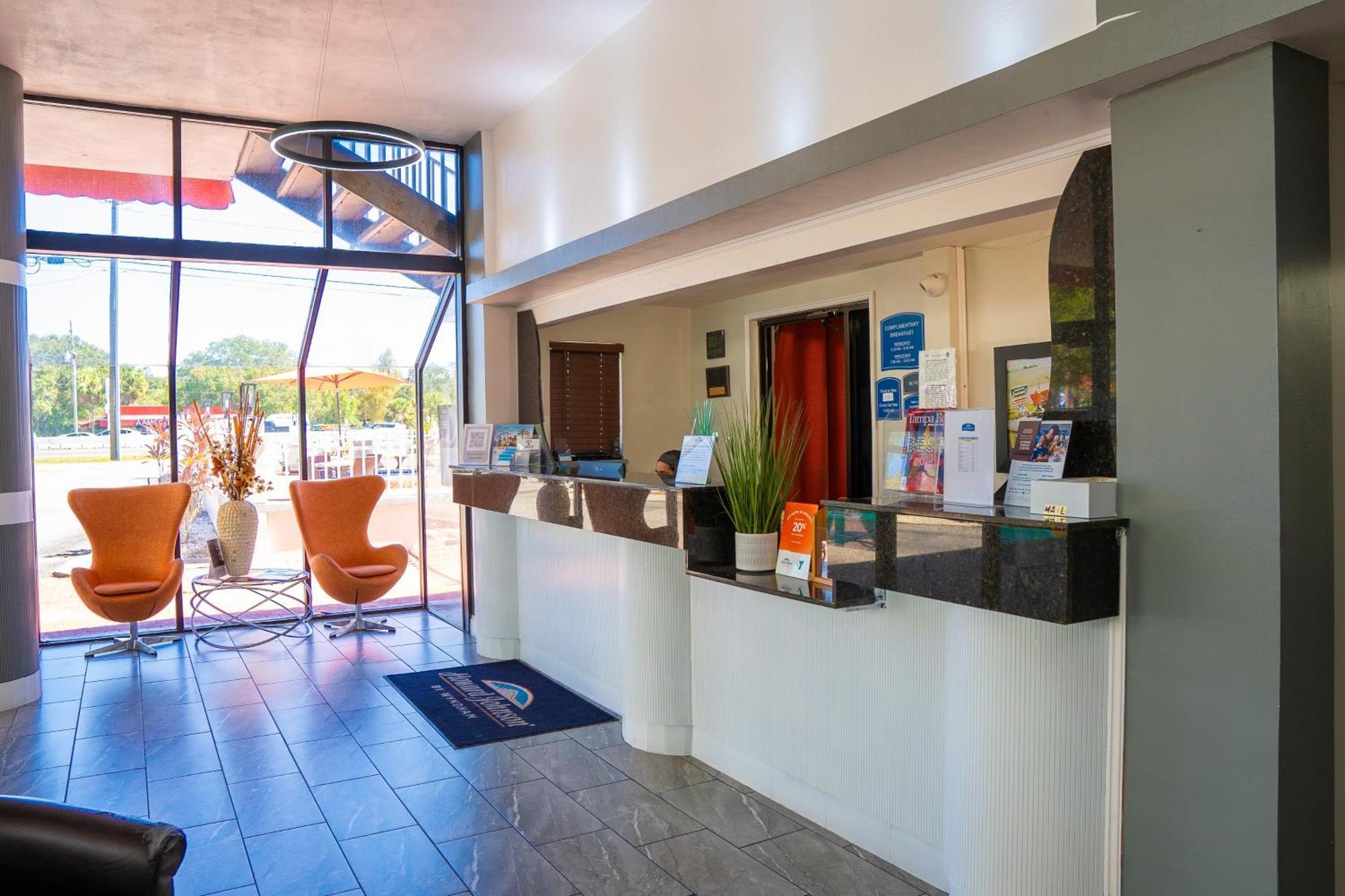 Howard Johnson By Wyndham Clearwater - Dunedin Экстерьер фото